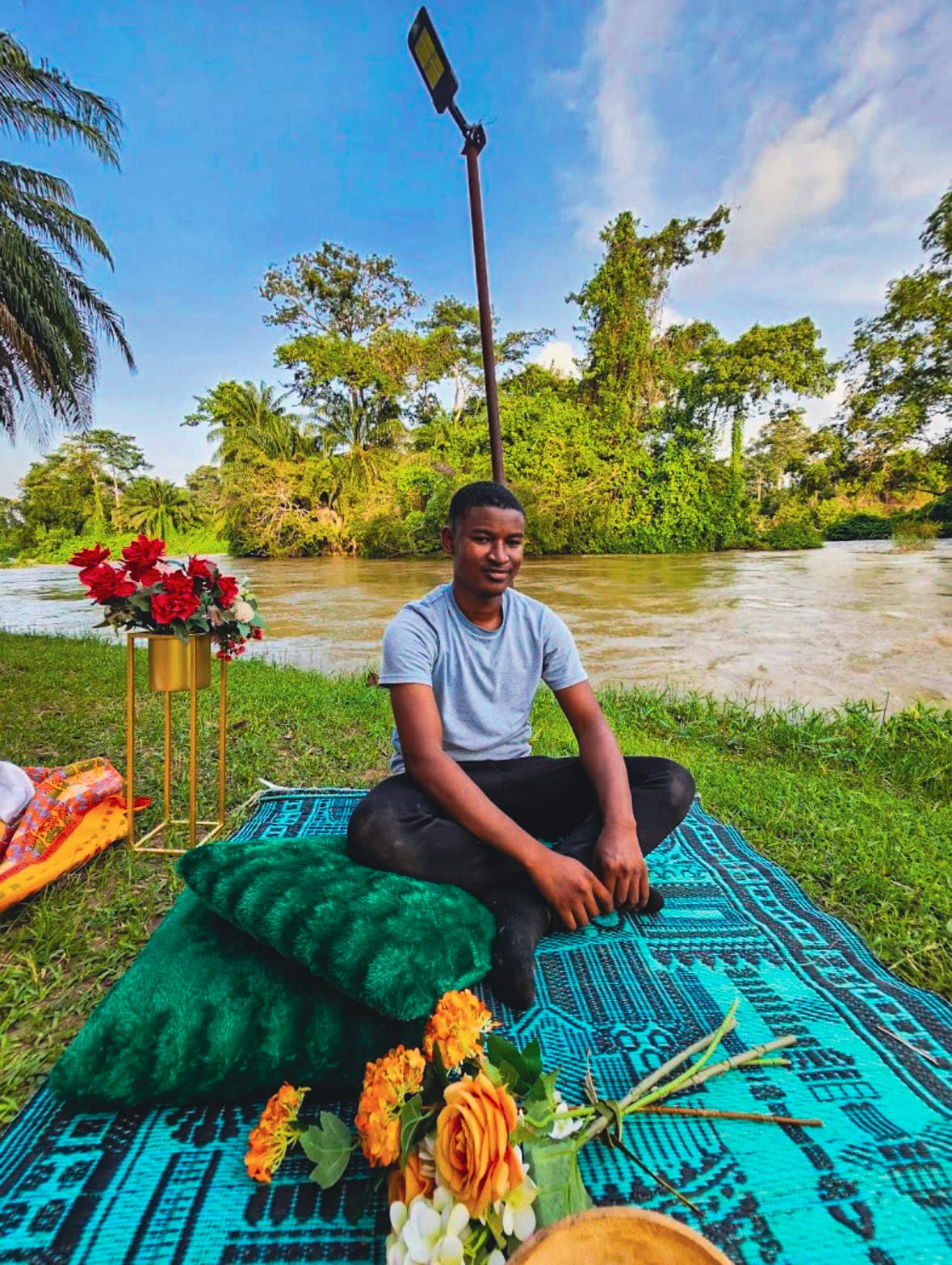 Détente au bord du fleuve